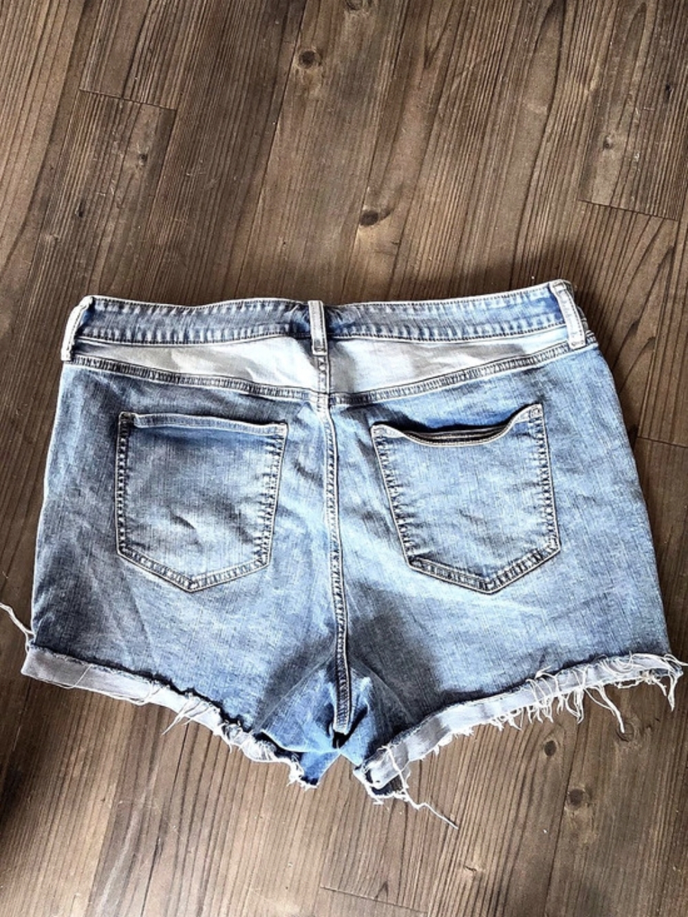 TORRID High-Rise Perfect 5" Short - Vintage Stretch Size 16 - Picture 2 of 3
